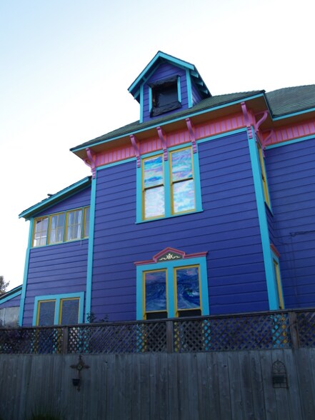 Primary Photo - 877 Vallejo St