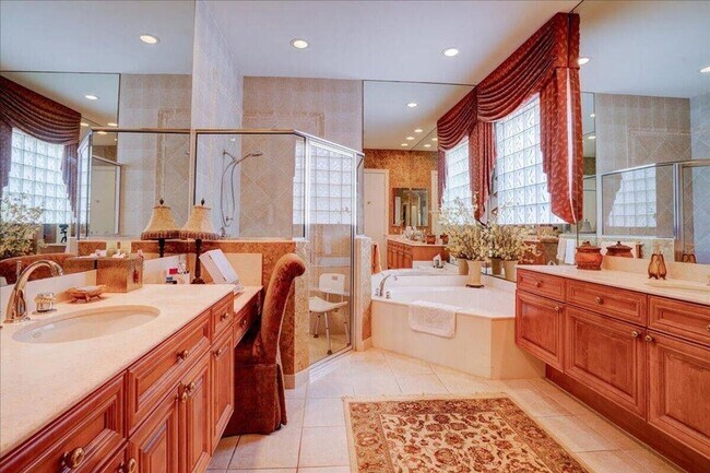 Building Photo - 10891 Northgreen Dr