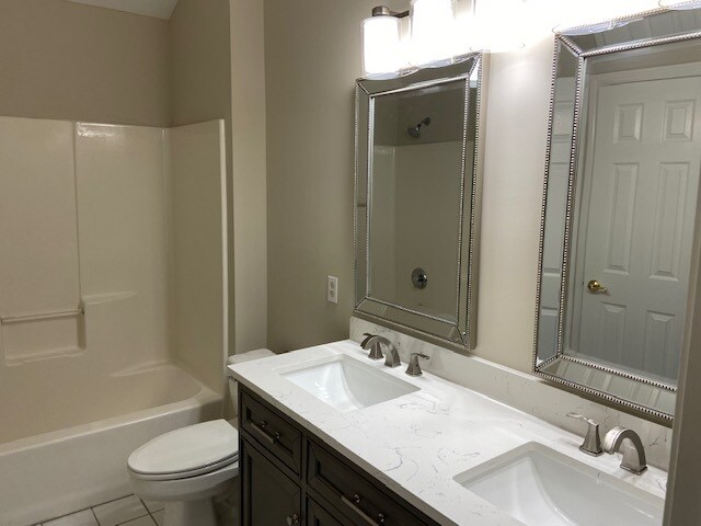 Building Photo - 2002 Larson Dr