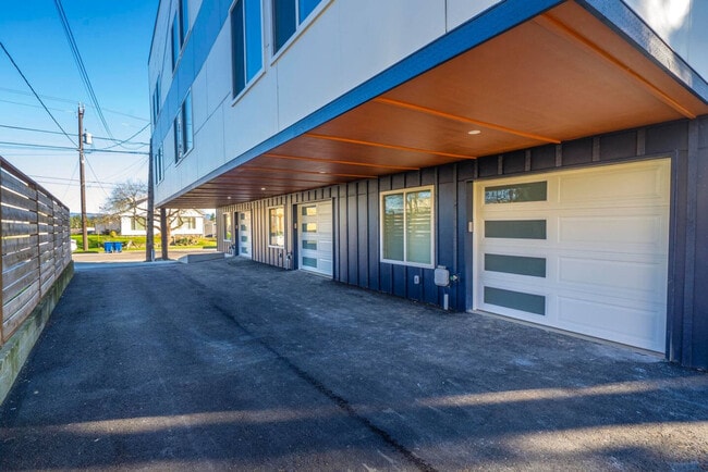 Building Photo - 7719 Renton Ave S