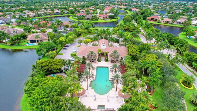 Building Photo - 10337 Trianon Pl