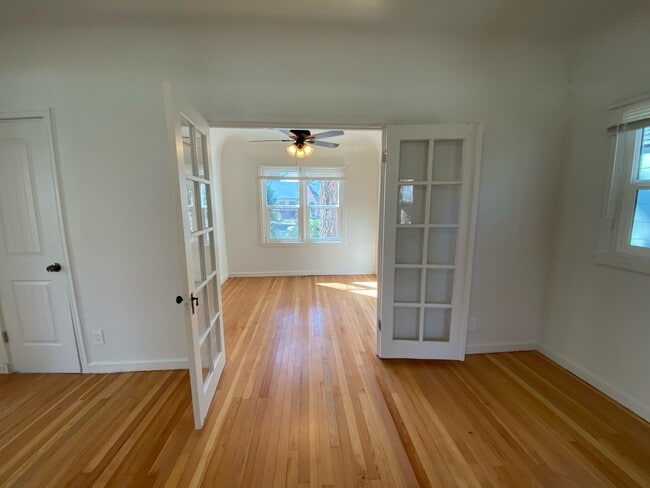 Building Photo - 2445 Custer Ave