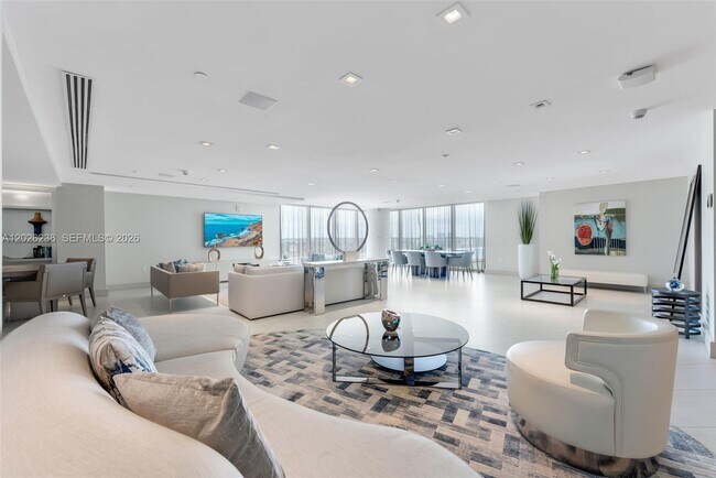 Building Photo - 300 Sunny Isles Blvd