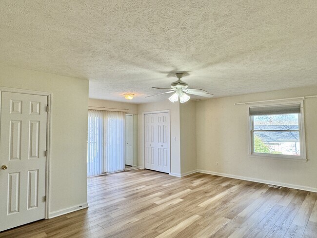 Building Photo - 201 Seminole Cir