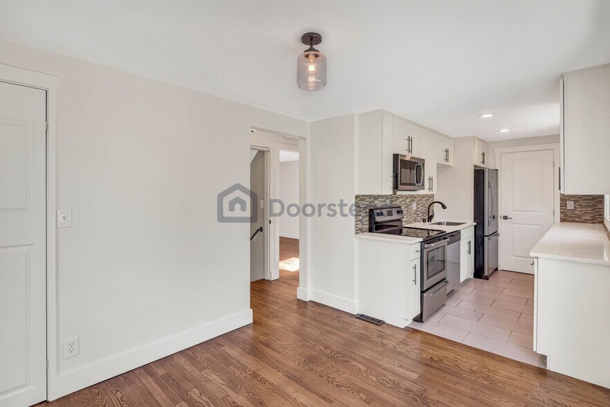 Building Photo - 7348 29th Ave SW