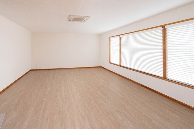 Building Photo - West Hills 4 Bdrm+, 3 Bath Mid Century - A...