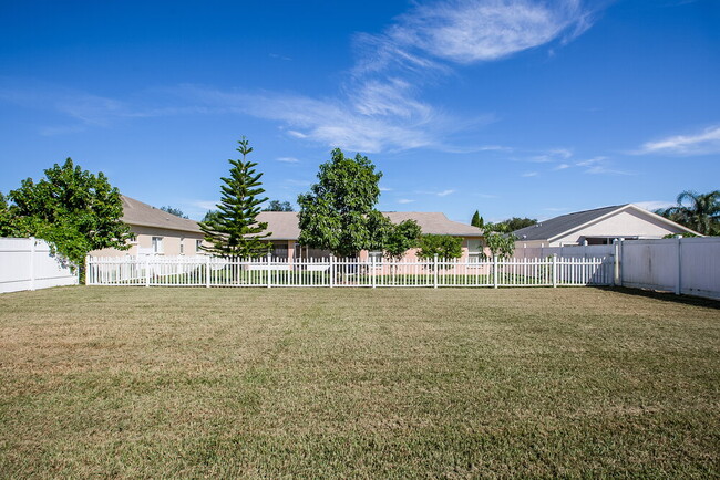 Building Photo - 1620 Totem Pole Way