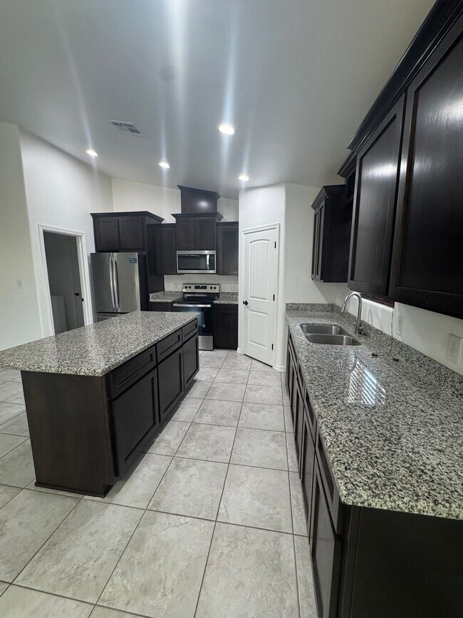 Building Photo - LARGE CORNER LOT