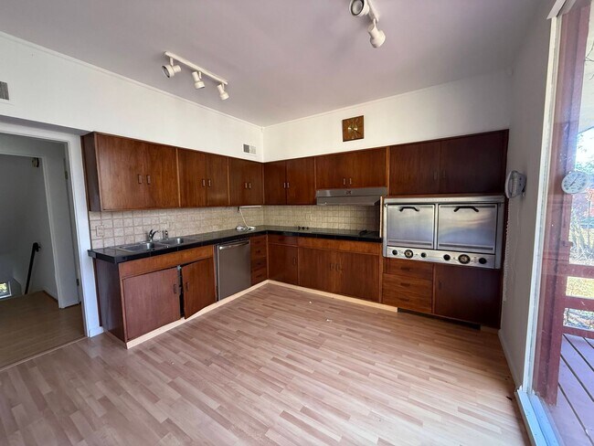 Building Photo - Neshannock Home