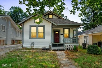 Building Photo - Charming Remodeled Home in the Heart of Sh...