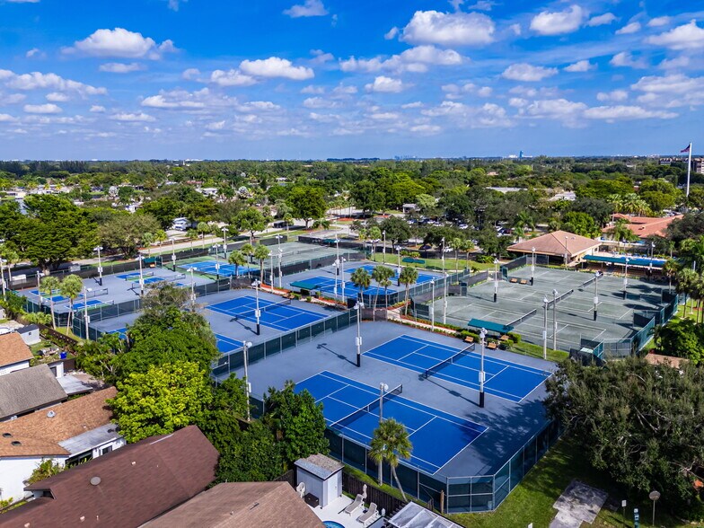 Building Photo - 1420 W Sandpiper Cir