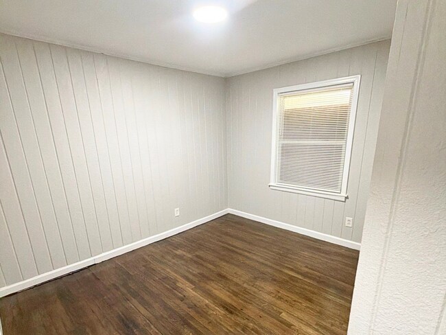 Building Photo - 3587 Hallbrook St