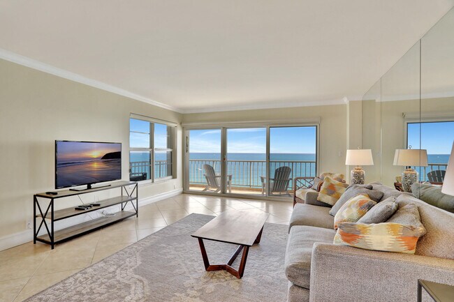 Building Photo - 1021 Hillsboro Mile