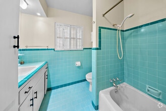 Building Photo - 4802 Kinglet St