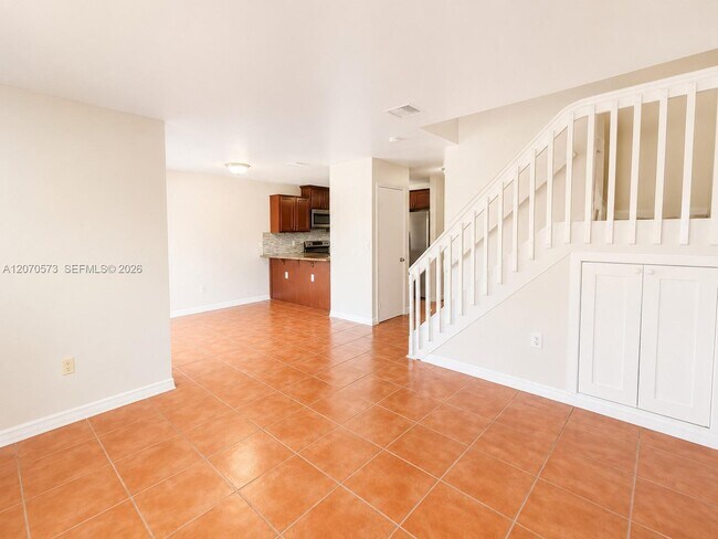 Building Photo - 6235 SW Kendale Lakes Cir