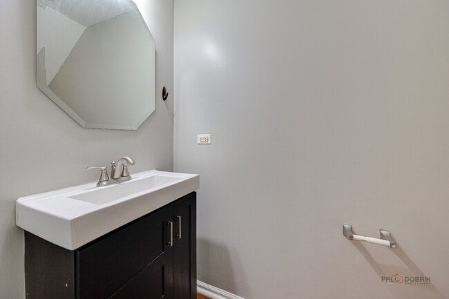 Building Photo - 496 Belvedere Ln