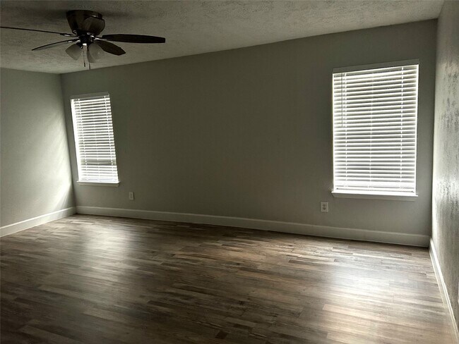 Building Photo - 23323 Dew Wood Ln