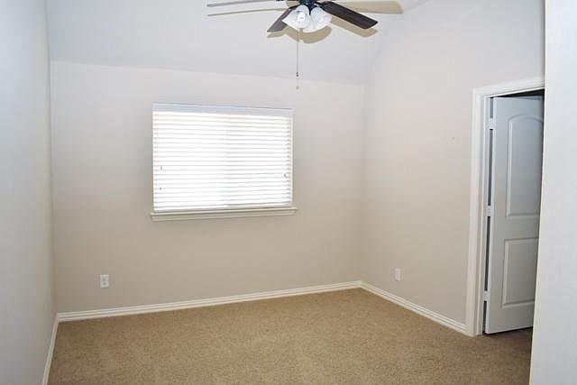 Building Photo - 5140 Chinquapin Dr