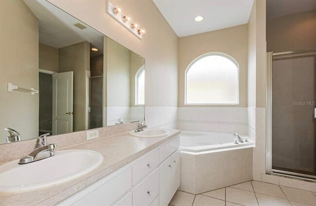 Building Photo - 710 Hazy Meadow Ct