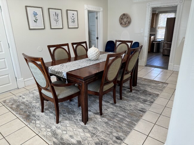 Building Photo - 206 W Myrtle St