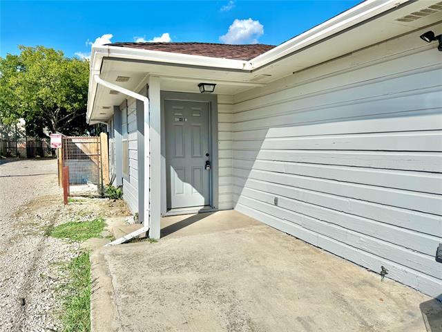 Building Photo - 2526 Louise St