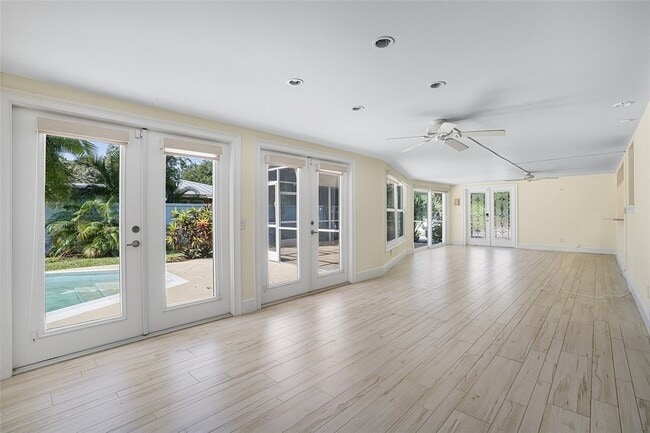 Building Photo - 500 Gardenia Ln