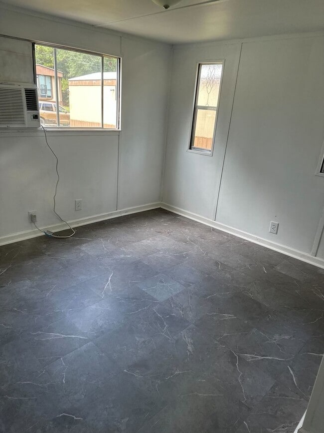 Building Photo - Section 8 Vouchers Apply Now! Rent this 2 ...