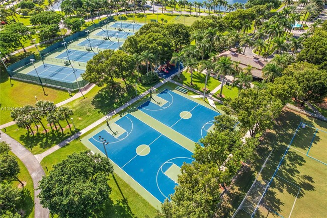 Building Photo - 10730 NW 66th St