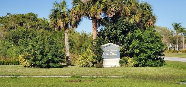 Building Photo - 530 7th Pl