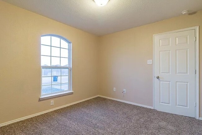 Building Photo - AVAILABLE NOW; APPLY AT OUR WEBSITE TODAY!!