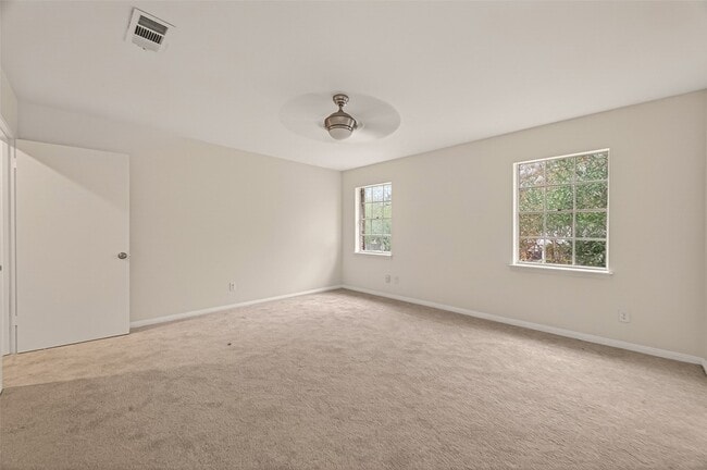 Building Photo - 422 Willow Vista Dr