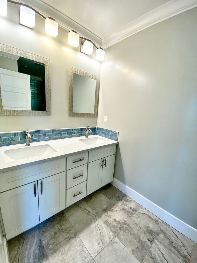 Building Photo - Beautiful and Spacious recently Constructe...