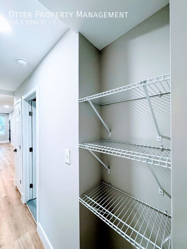 Building Photo - 926 S 15th St