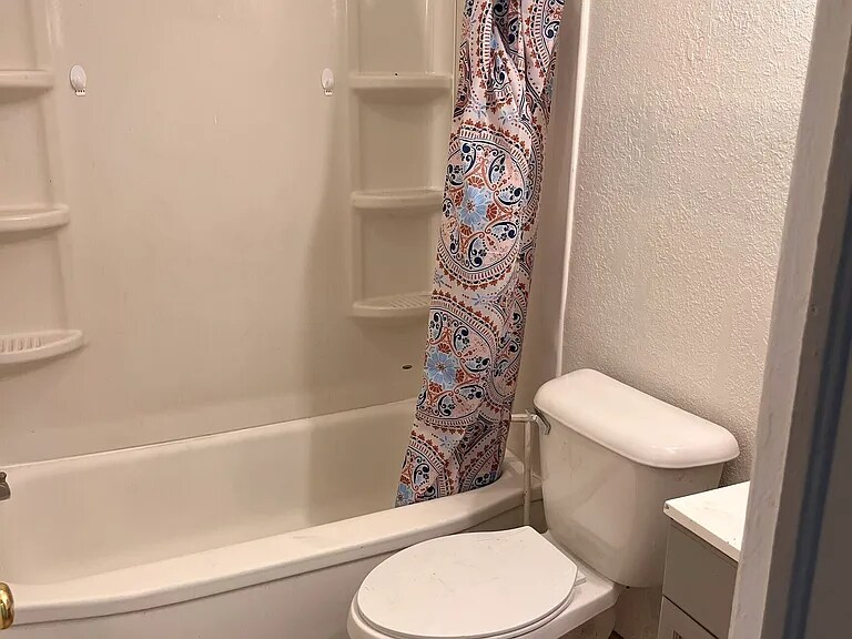 Building Photo - 1604 W 11th St