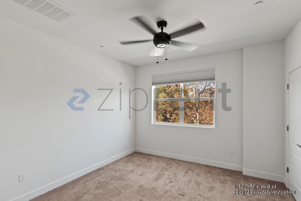 Building Photo - 5533 Great Oaks Pky