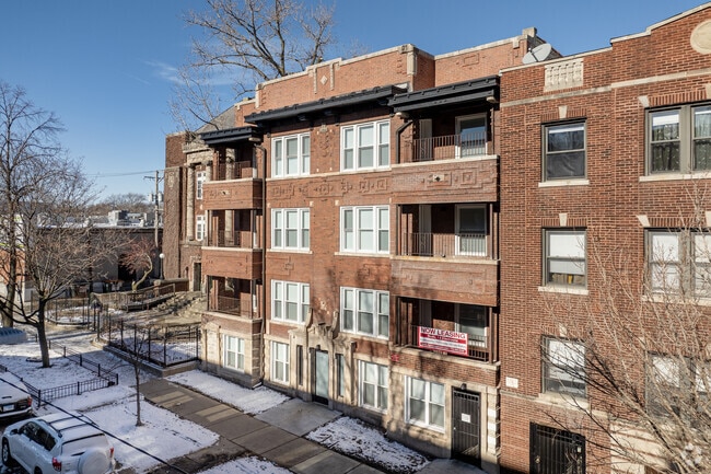 Alternate - 1710 W Lunt