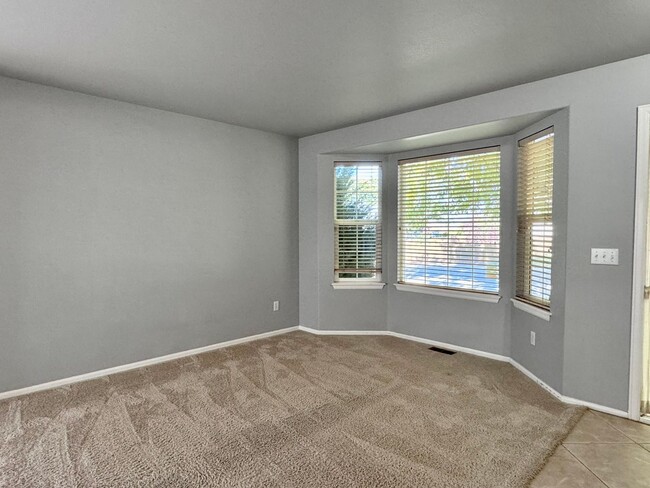 Building Photo - Spacious, Highlands Ranch Home Featuring 4...