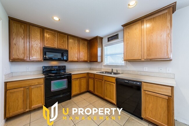 Building Photo - 5425 Smt Vw Dr