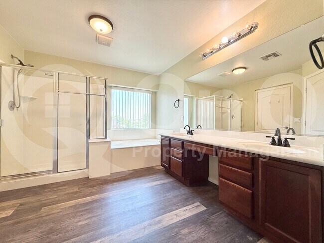 Building Photo - 4413 E Odessa Dr