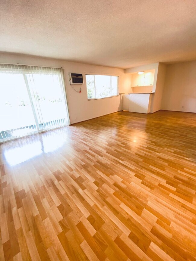 Interior Photo - 1641 Veteran Ave