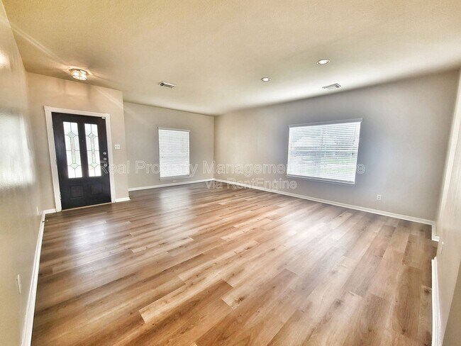 Building Photo - 2715 Sailors Moon Dr