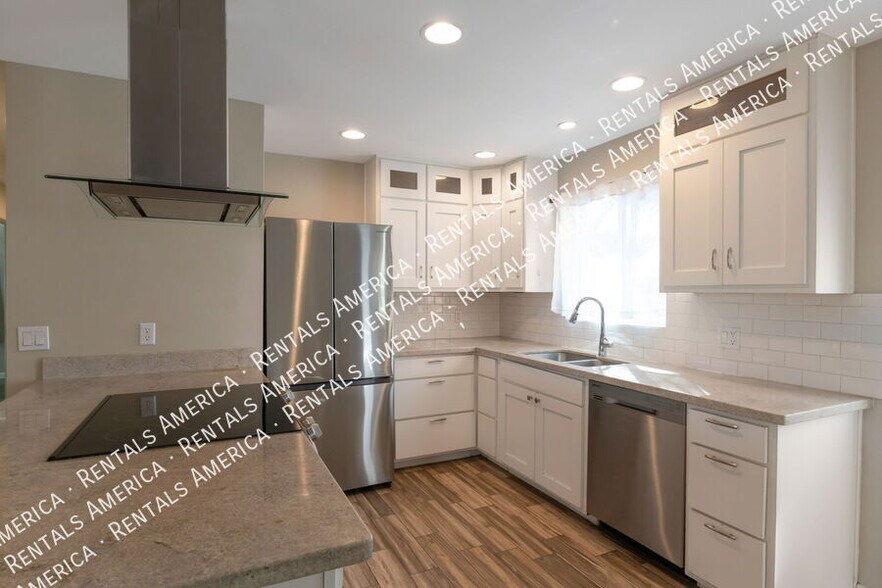 Building Photo - 2558 E Alta Vista St