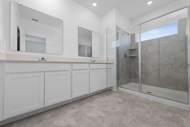 Building Photo - 3295 Laurent Lp