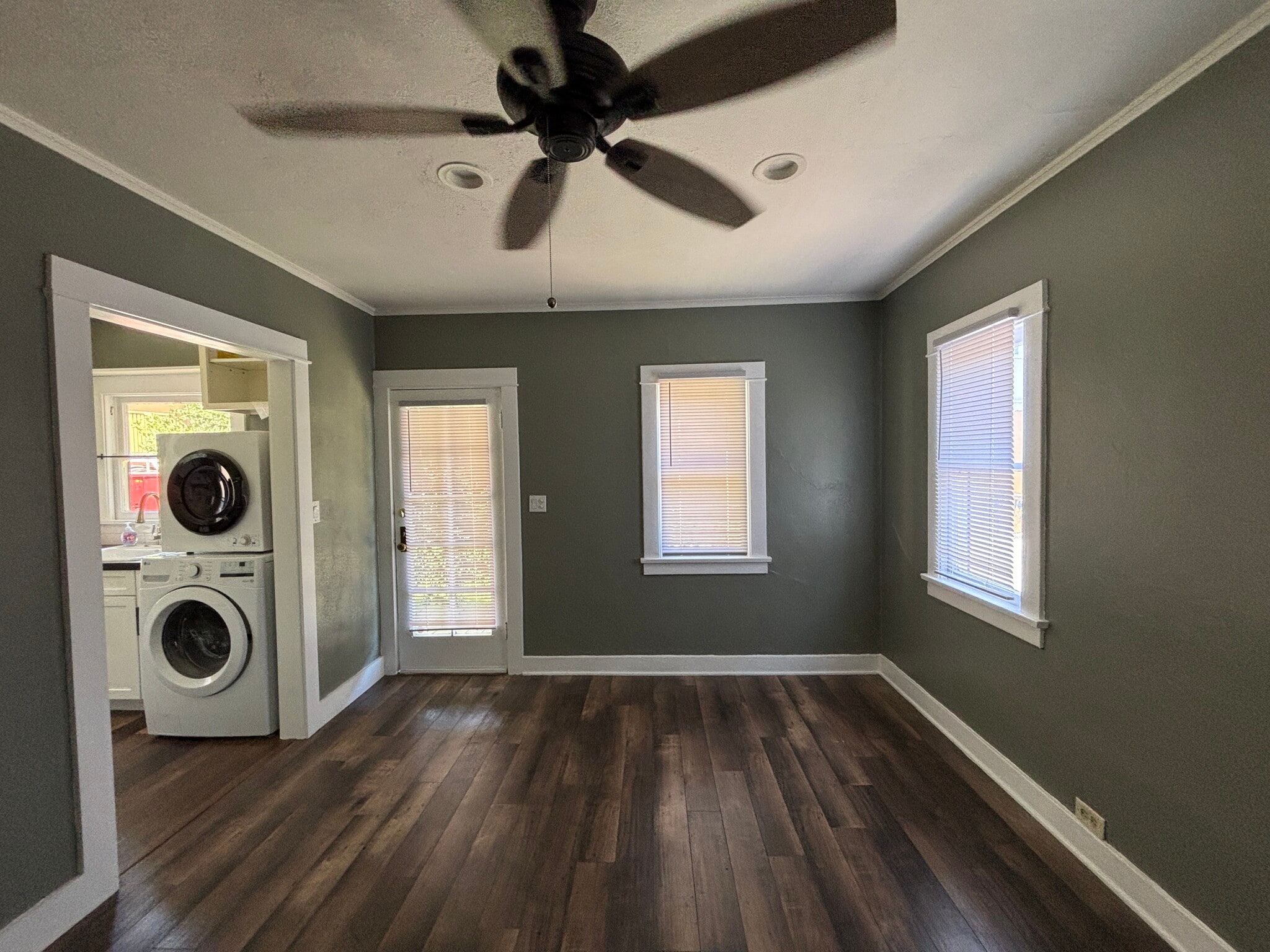 Building Photo - 107 S Meridith Ave