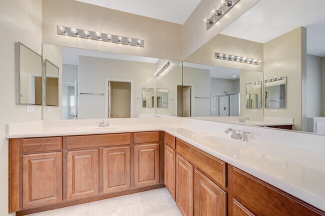 Building Photo - 4 Bedroom Home in Silverstone Ranch / No Rear Neighbors!