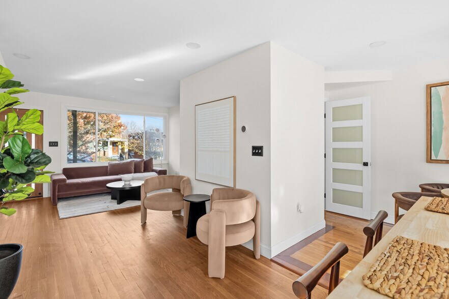 Building Photo - 125 Urell Pl NE