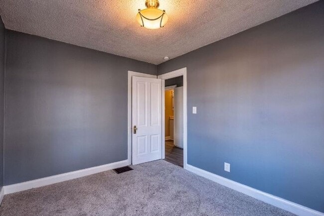 Building Photo - For Rent – 3-Bedroom Home with Basement & ...
