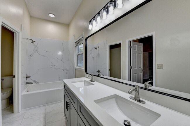 Building Photo - 200 Pine Bridge Trail