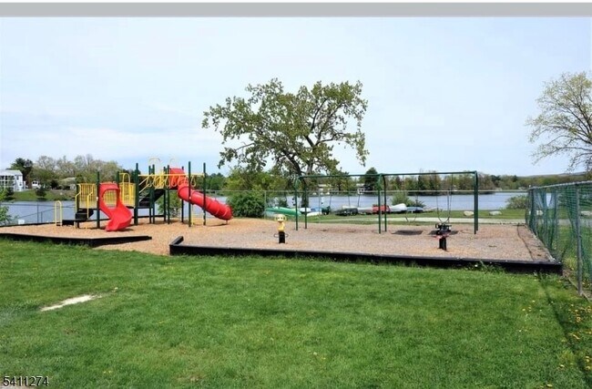 Building Photo - 306 Wagon Wheel Rd