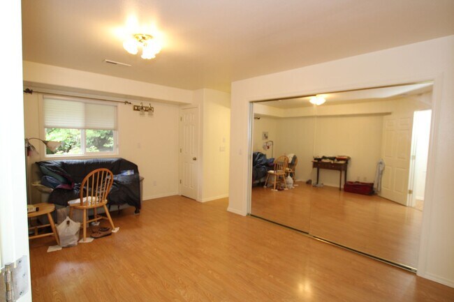Building Photo - 2 Bedroom Waterfront Home In Gig Harbor